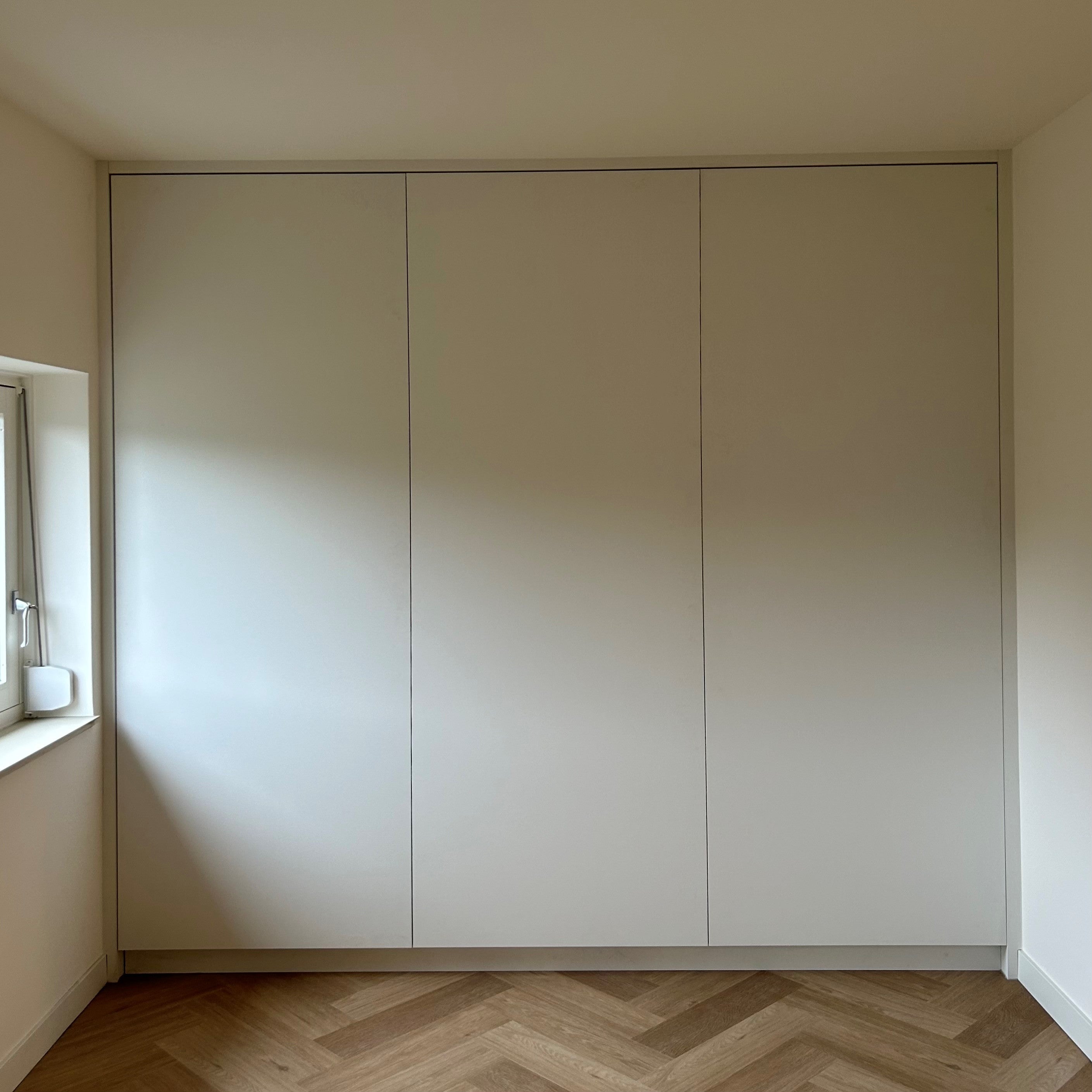 Kleding kast/scheidingswand