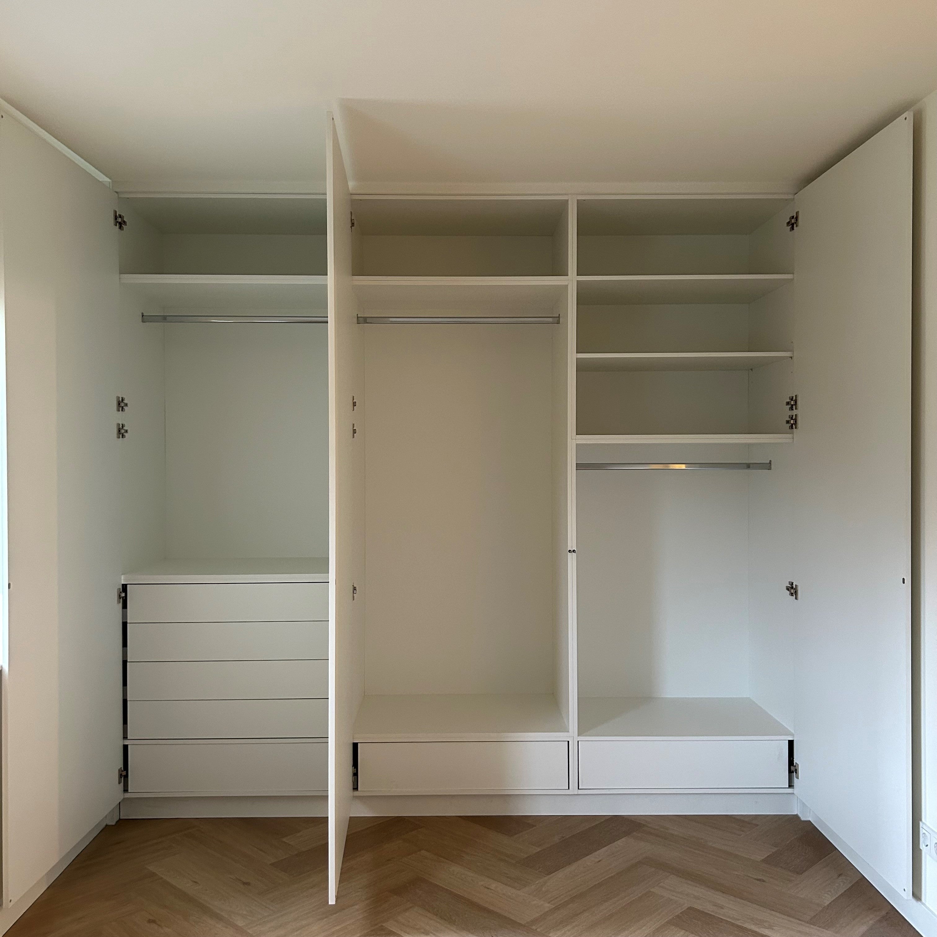 Kleding kast/scheidingswand