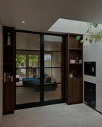 Noten-look ensuite kast met schuifdeuren